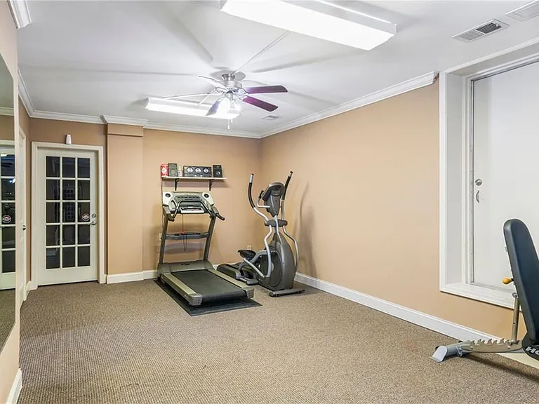 708 Madison Ln SE — Photo 28