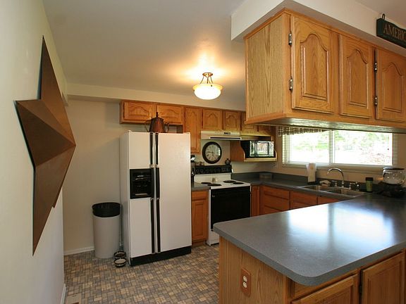 4th image of 5801 Tyndale Ct