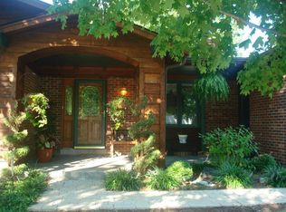 1162 Crested View Dr, Saint Louis, MO 63146