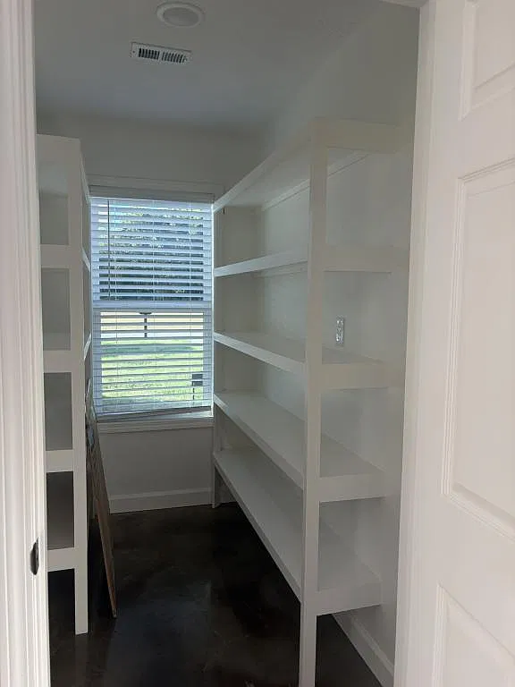 1042 Lusk St — Photo 4