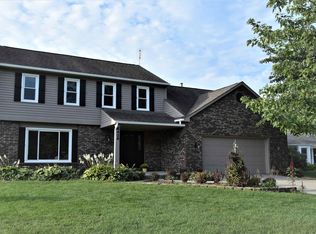 6426 Hillsboro Ln, Fort Wayne, IN