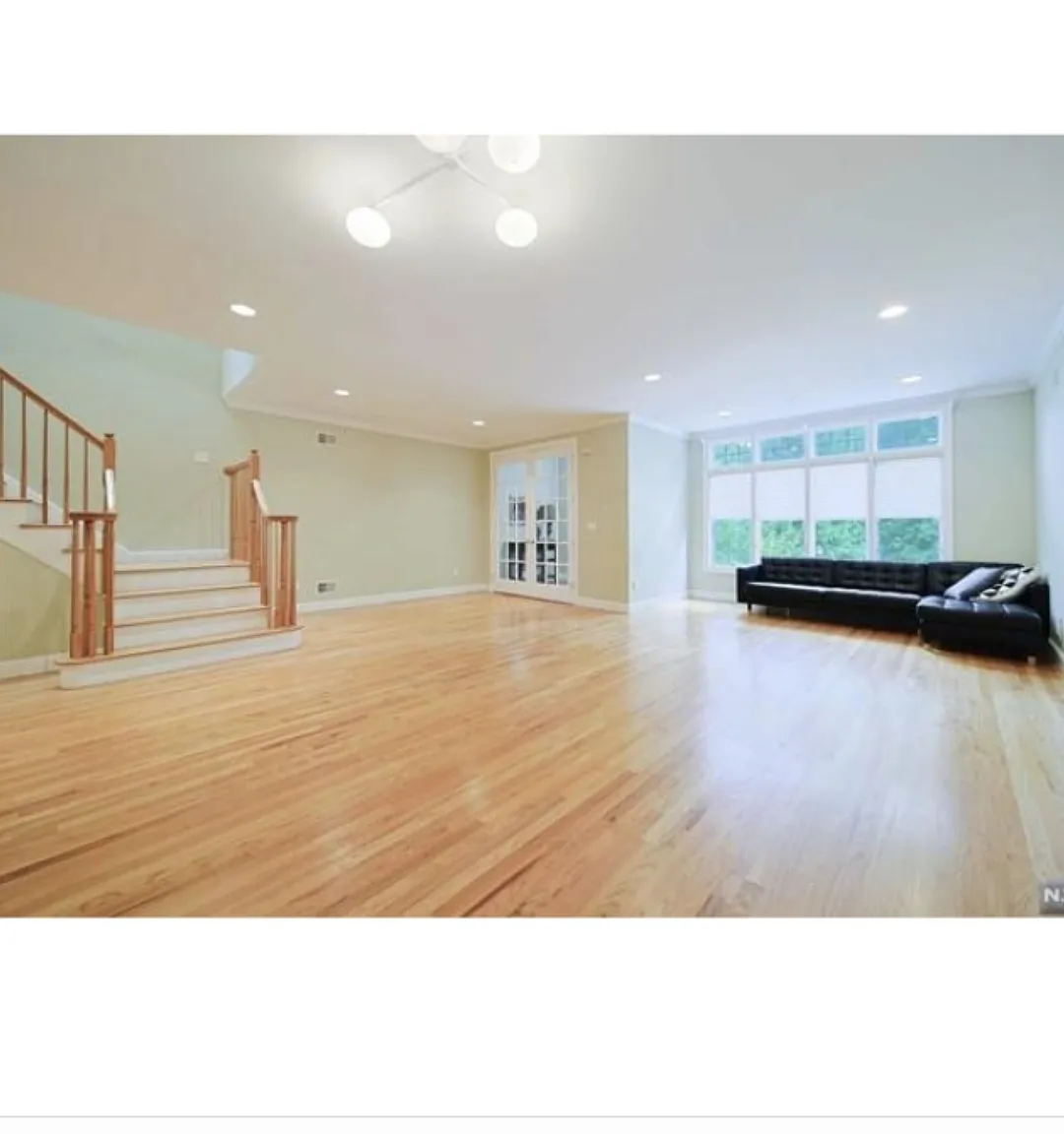 3 bed, 3600 sqft, $6,000 — Photo 3