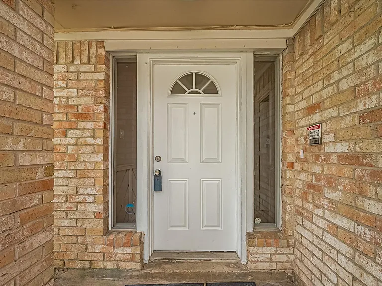 2606 Lexington Woods Dr — Photo 8