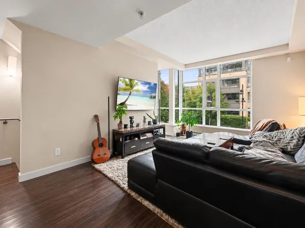578 Emerson St #104, Coquitlam, BC V3J 0G4