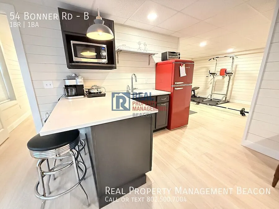 Furnished luxury short term rental in Plainfield - $1995 per month — Photo 4