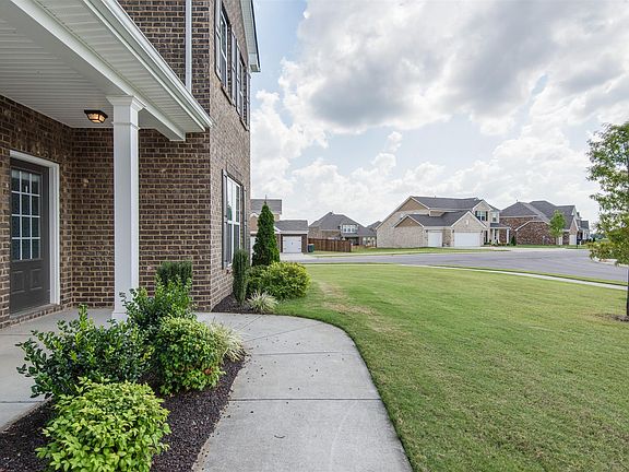3rd image of 400 Sina Ct