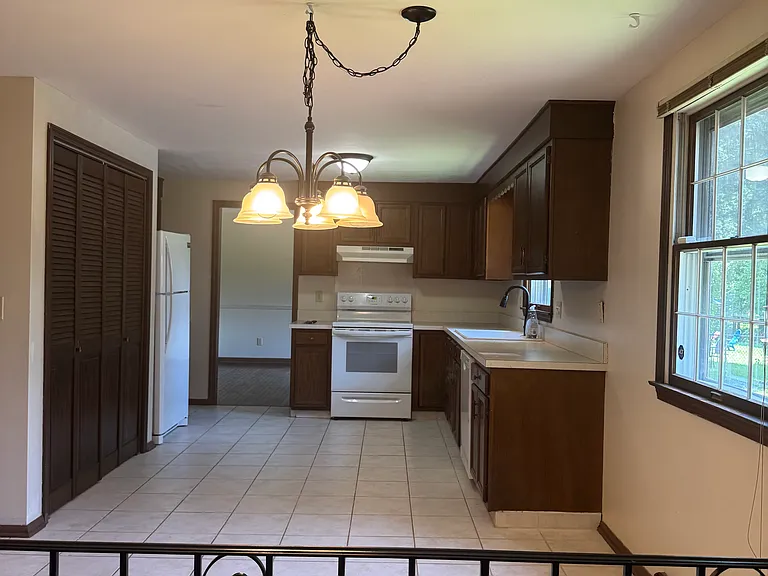 4059 Pawnee Dr — Photo 2