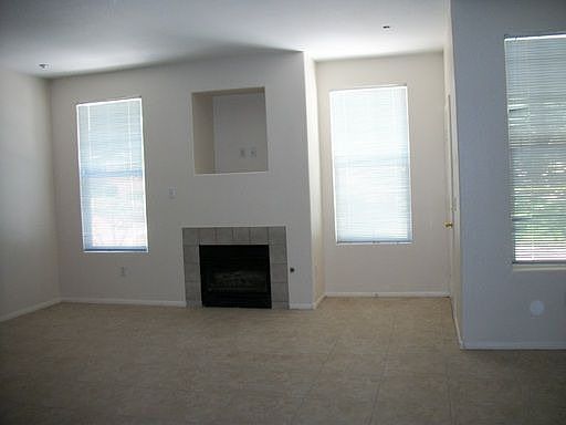 5th image of 5855 Valley Dr Unit 1034