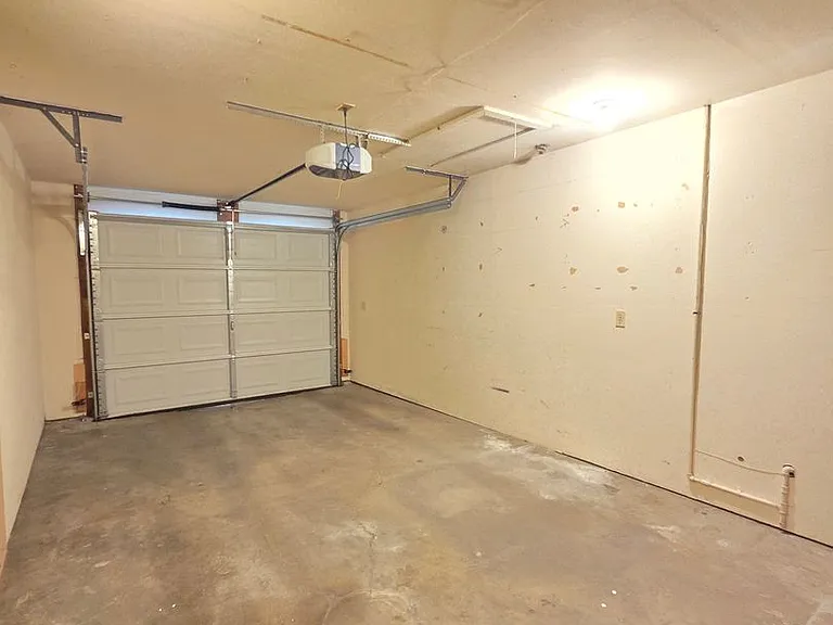 1318 S Robinhood St — Photo 10