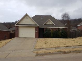 2164 Presley Ln, Springdale, AR 72764