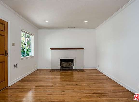 4th image of 2237 Louella Ave