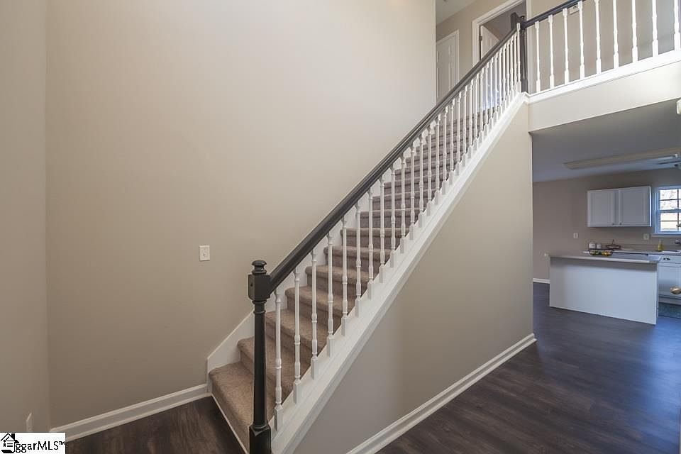 5 Country Knolls Dr, Greer, SC 29651 Zillow