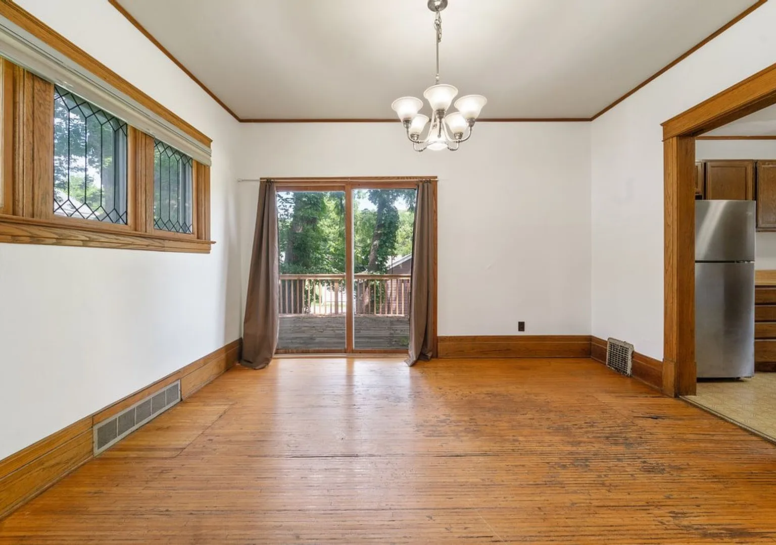 513 W 22nd St - Cedar Falls — Photo 2