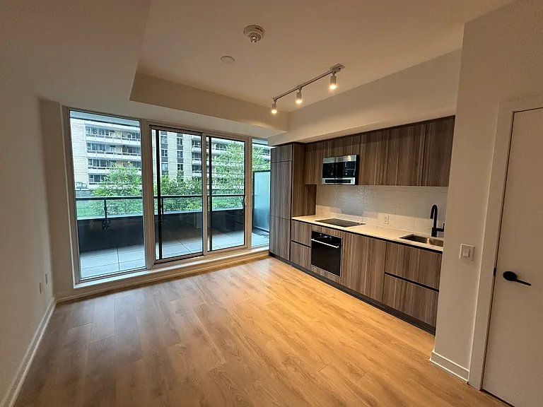 117 Broadway Ave — Photo 31