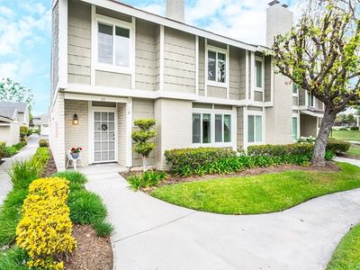 10 Locust, Irvine, CA, 92604