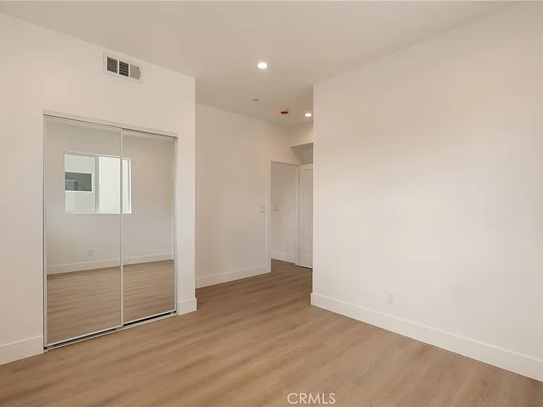 2843 Folsom — Photo 28