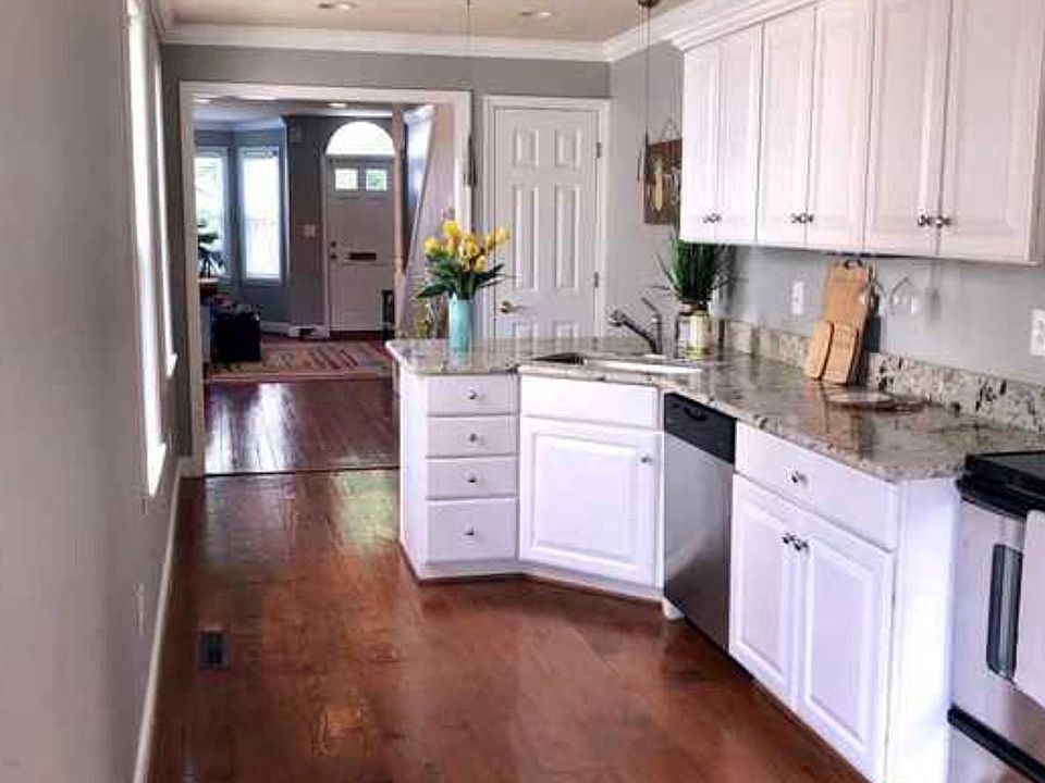 2nd image of 1800 W 16th St