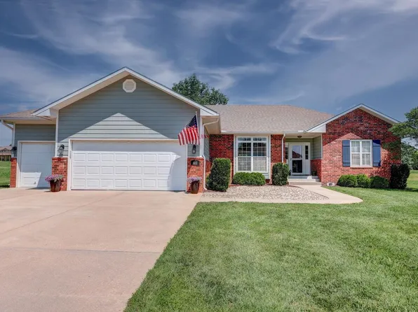 612 Quail Nest Rd, Winfield, KS 67156