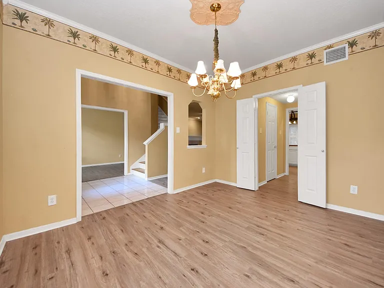 23003 Governorshire Dr — Photo 16
