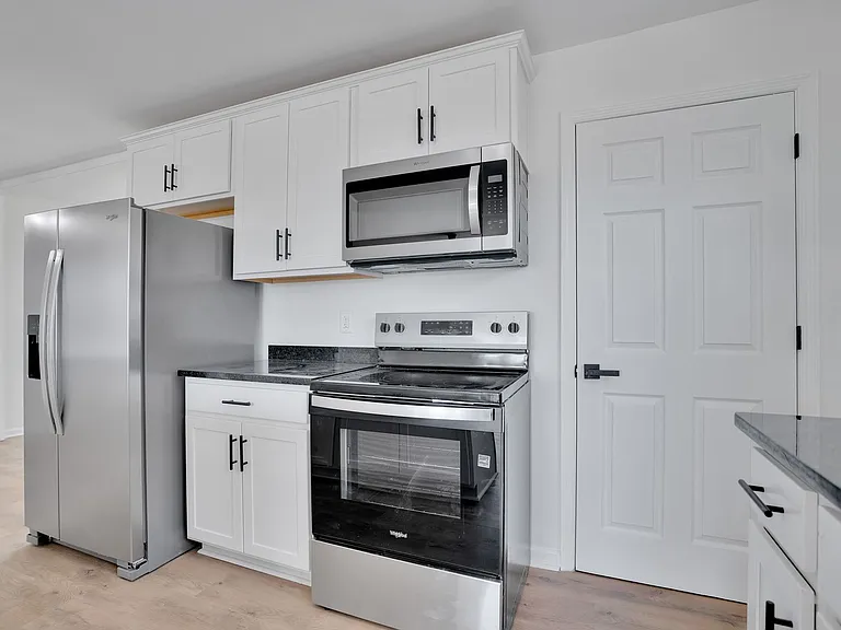 1857 Memorial Dr — Photo 10