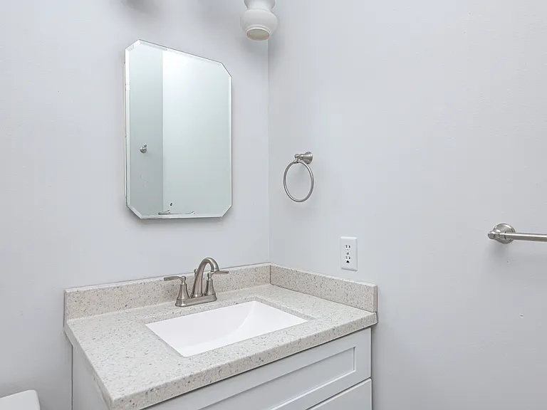 315 N Senate Ave #D — Photo 18