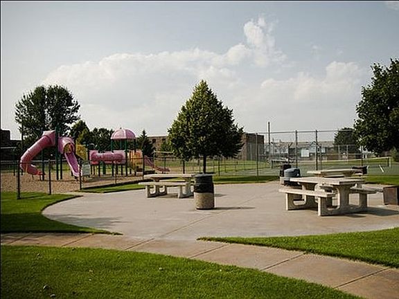 5th image of 403 Park Meadows Dr