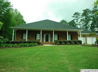 26 Sherbrooke Dr, Laceys Spring, AL 35754