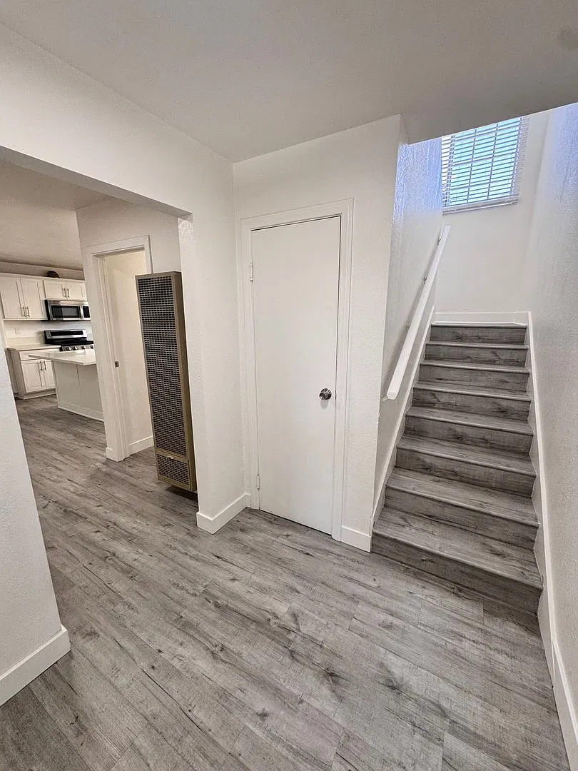 927 Freeman Ave Long Beach | 4 Bed / 2 Full & 2 Half Bath — Photo 2