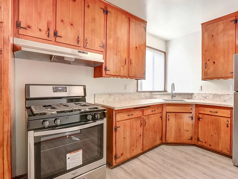 12224-34 Chandler Blvd — Photo 64