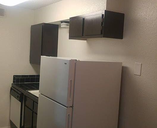 3rd image of 6024 NW 23rd St