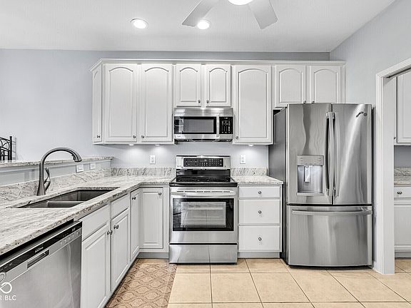 2nd image of 11156 Easy St