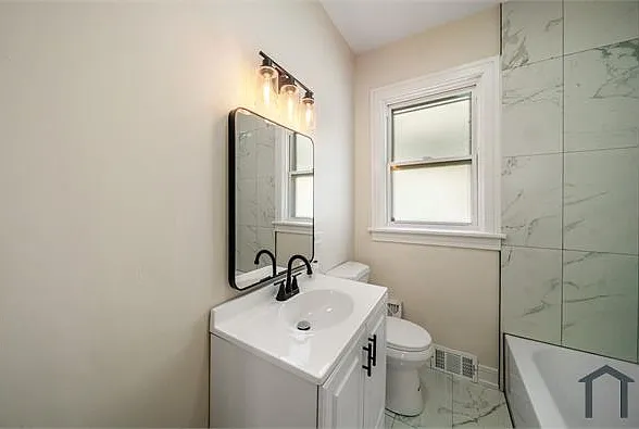 12324 S Emerald Ave — Photo 10