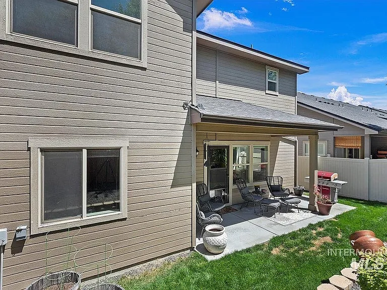 2549 E Satterfield St — Photo 17