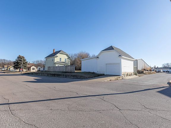 3rd image of 111 N 5th St