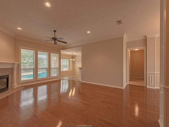 4th image of 4410 Appleby Pl