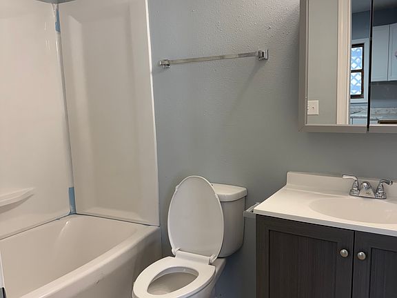 5th image of 717 W Prospect Ave #E