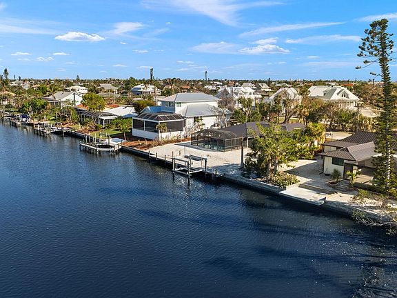 4th image of 803 Lindgren Blvd