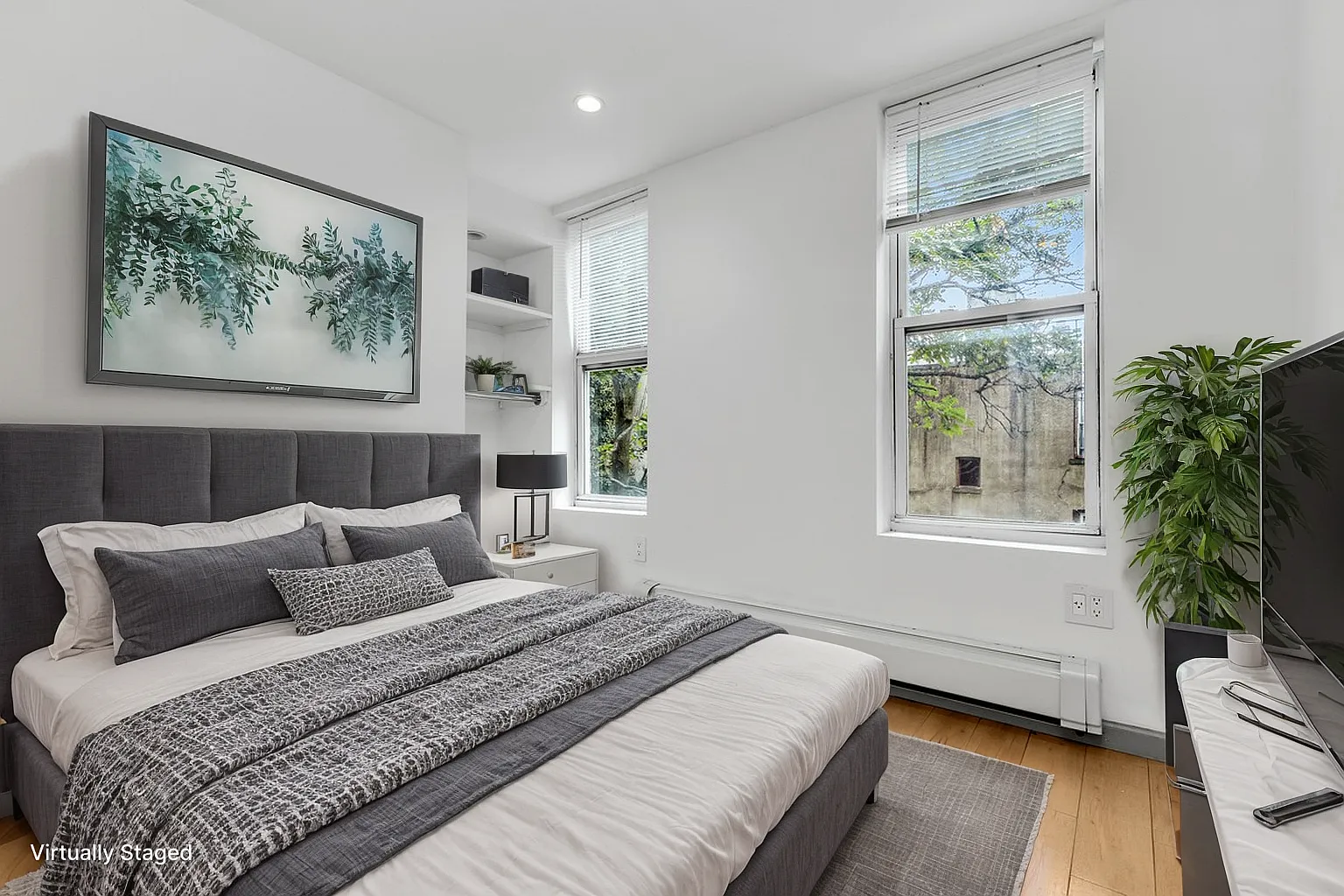 332 East 6th Street — Photo 4