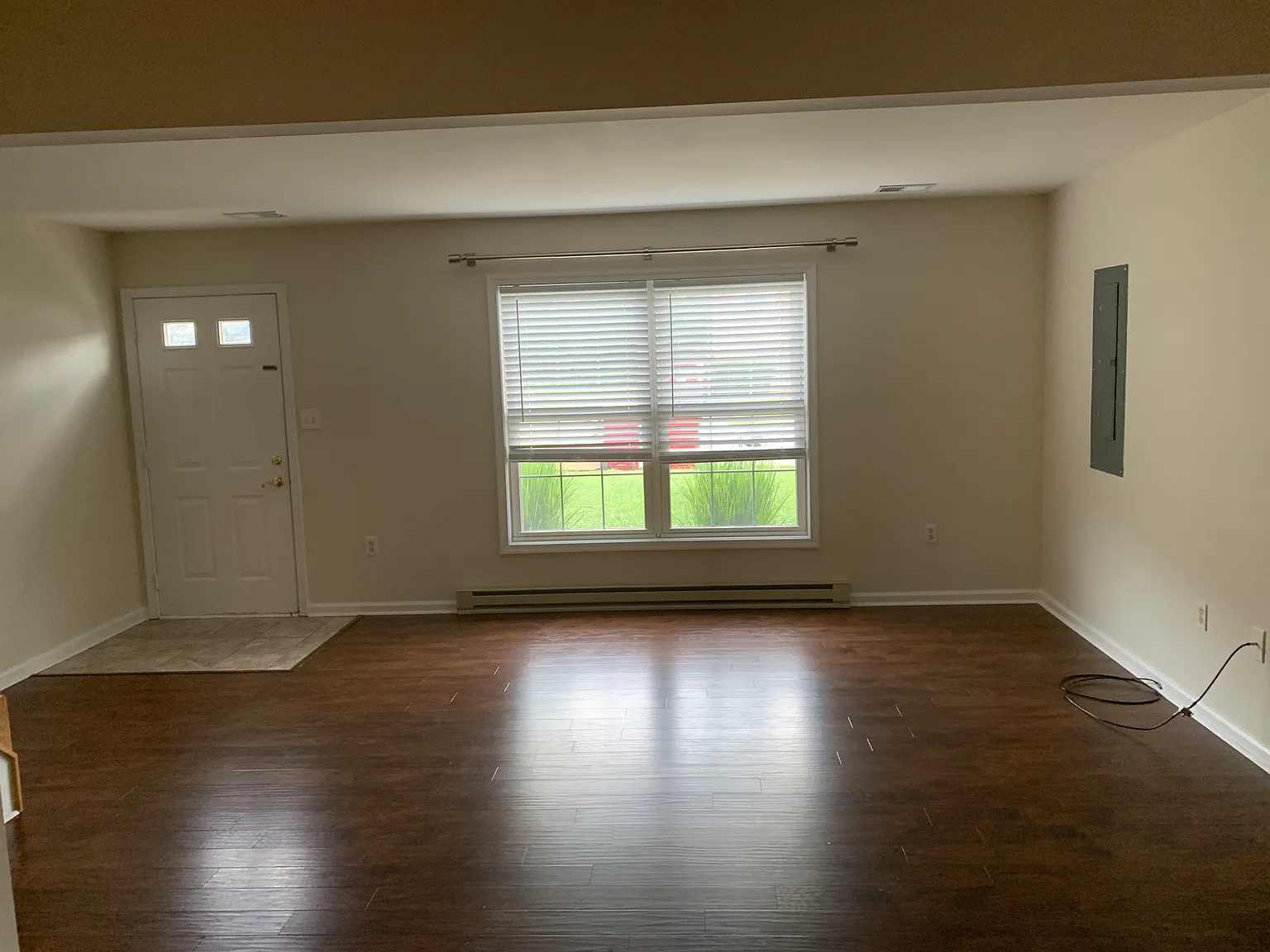 3 bed, 2.5 bath, 1440 sqft, $2,000 — Photo 4