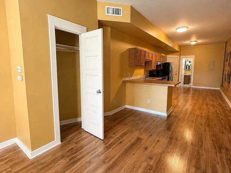 227 W Riverside Ave #211 — Photo 6