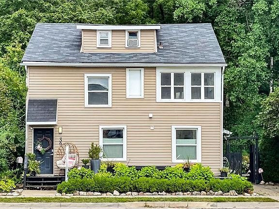 2nd image of 39 Park St E