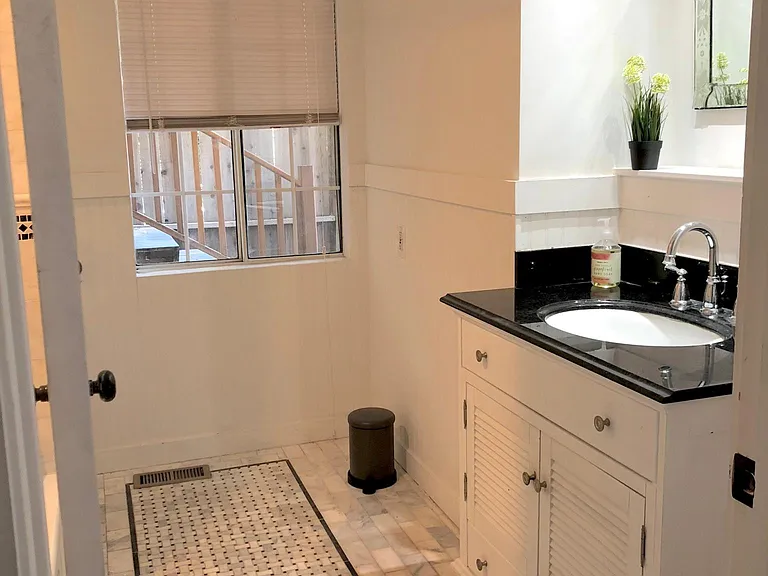 2078 Mound St — Photo 9