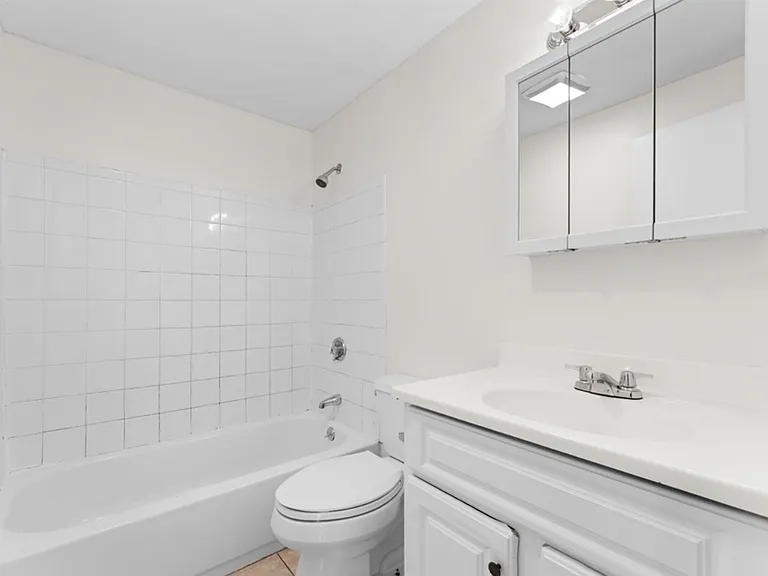Eagle Ave — Photo 10