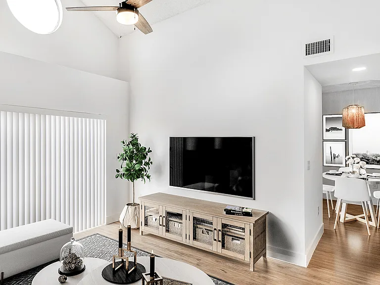 Sheridan Ocean Club Apartments — Photo 52