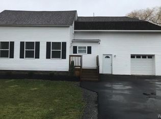 5630 Shawnee Rd, Sanborn, NY 14132