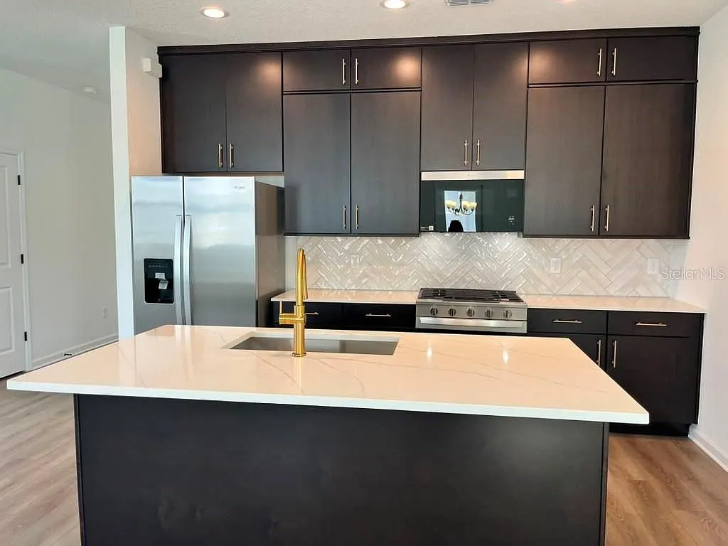 4 bed, 3.0 bath, 2142 sqft, $3,100 — Photo 1