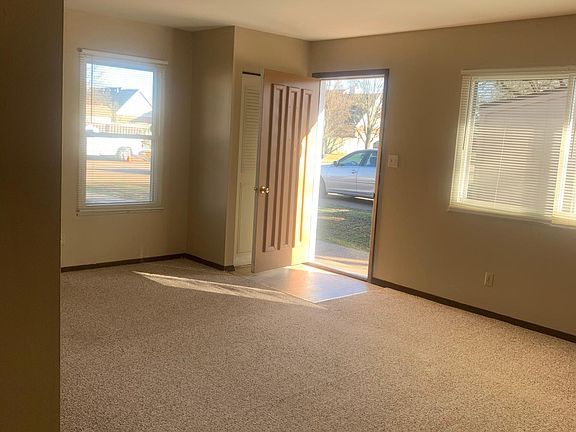 4th image of 2706 Saratoga Dr
