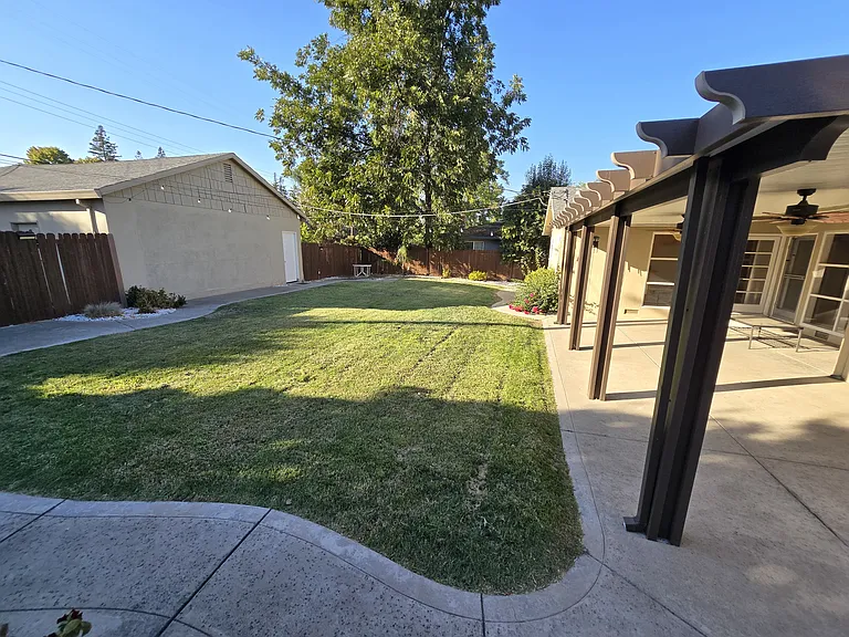 2025 Flowers St — Photo 15