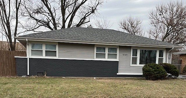 1st image of 16165 Oxford Dr