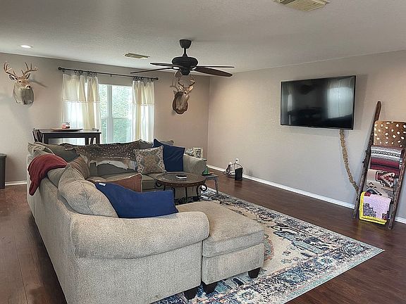 Upstairs living/TV room